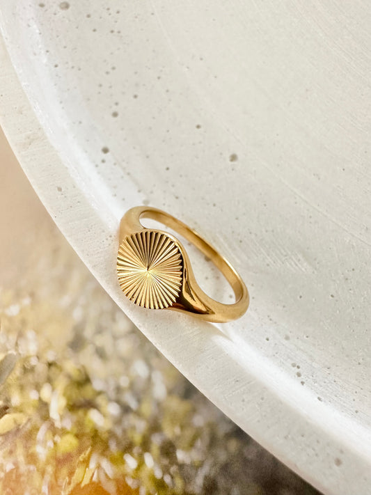 Lina Signet Ring