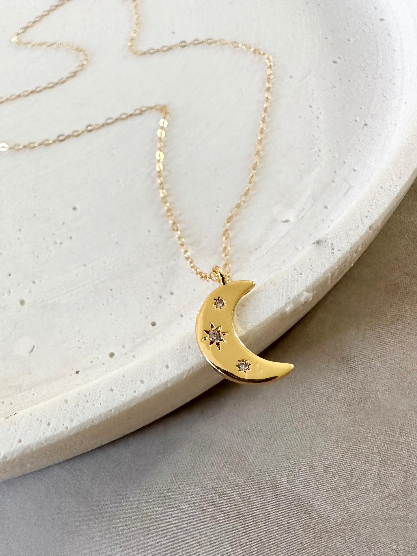 Alma Moon Necklace